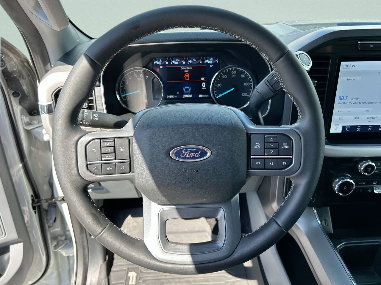 Used 2023 Avalanche Ford XLT image 36