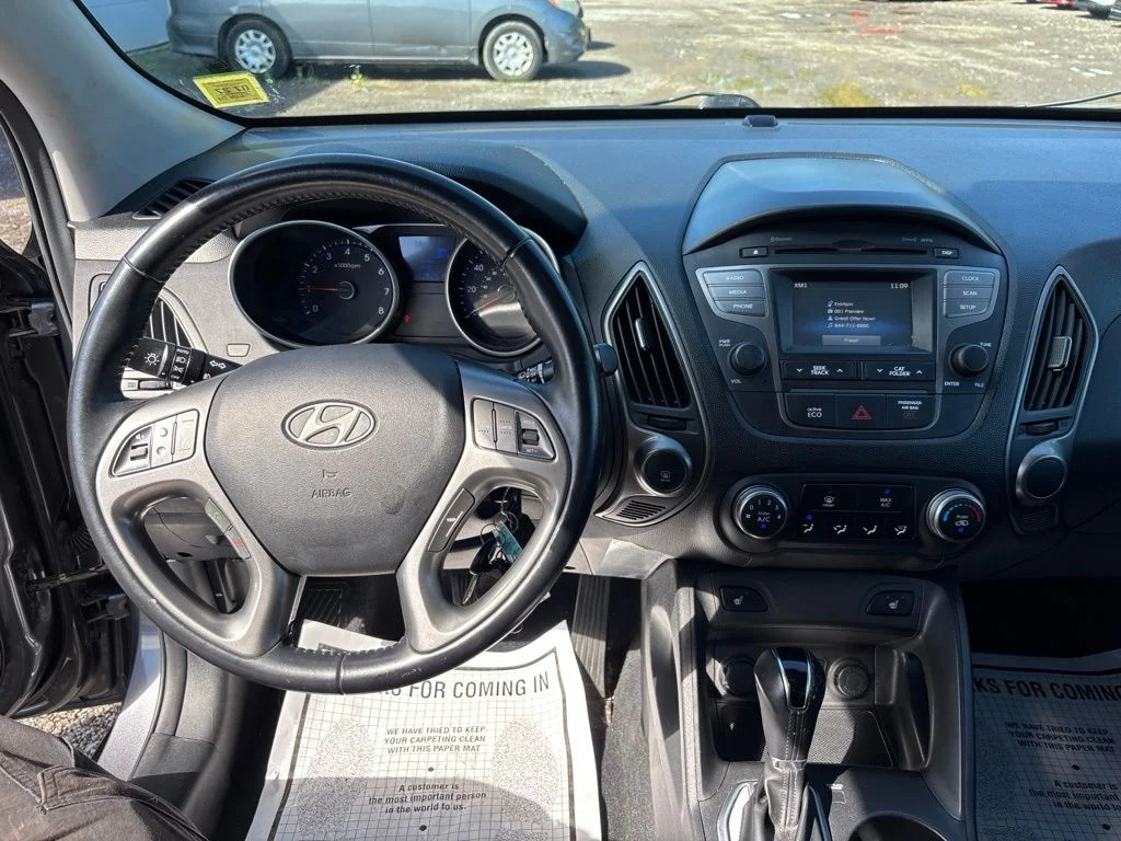Used 2015 Gray Hyundai SE image 14
