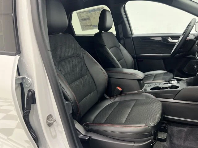 New 2026 Star White Metallic Tri-coat Ford ST-Line image 50