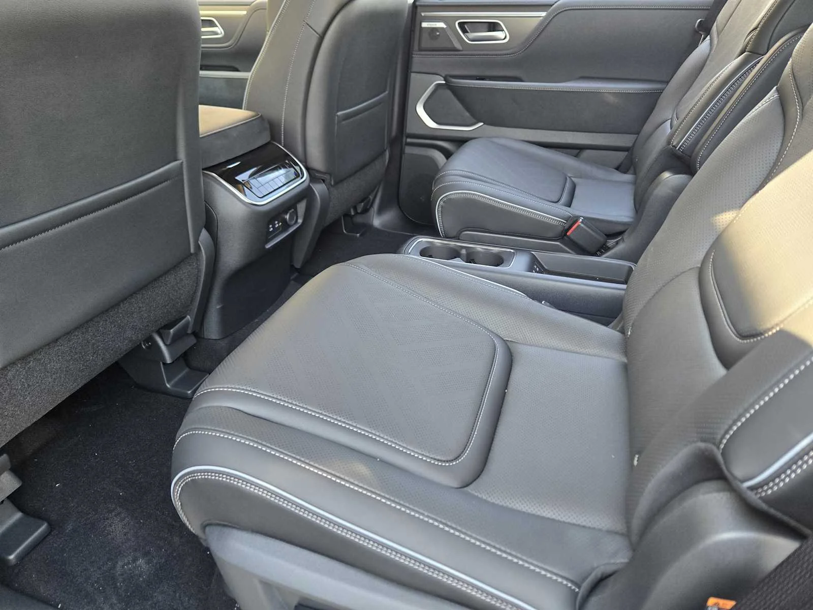 New 2026 BLACK OBSIDIAN INFINITI Luxe 2WD image 17