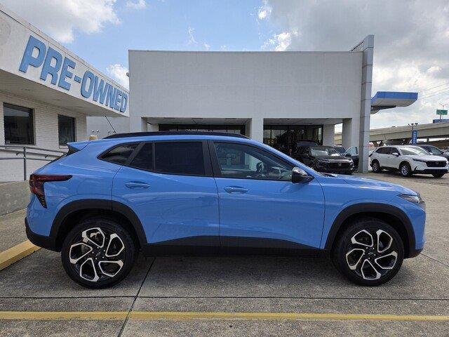 Used 2024 Fountain Blue Chevrolet 2RS image 5