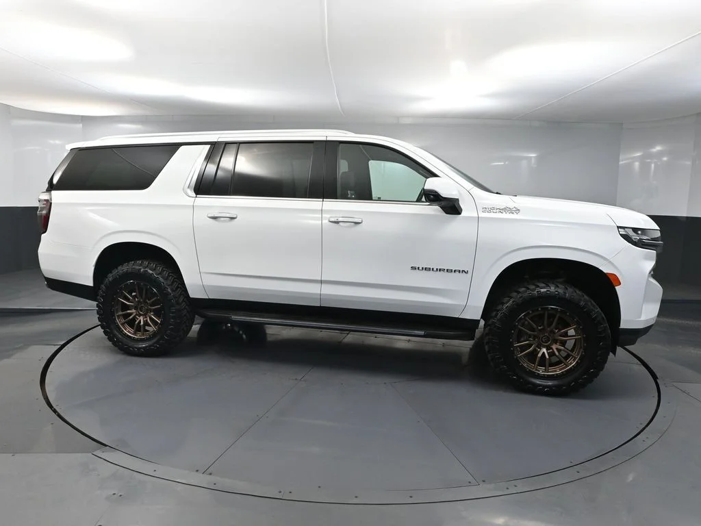 Used 2021 White Chevrolet High Country image 4