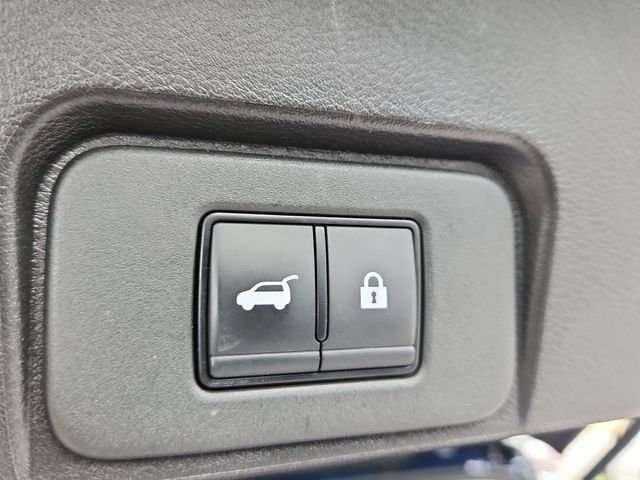 Used 2025 Deep Ocean Blue Nissan SV image 13