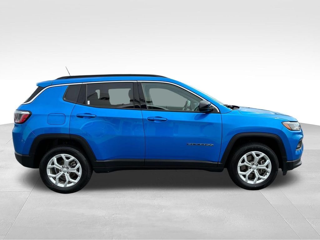 Used 2024 Blue Jeep Latitude image 5