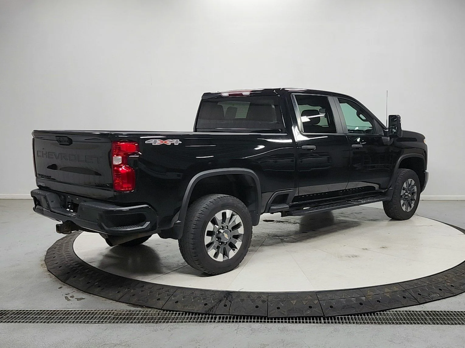 Used 2024 Black Chevrolet Custom image 7