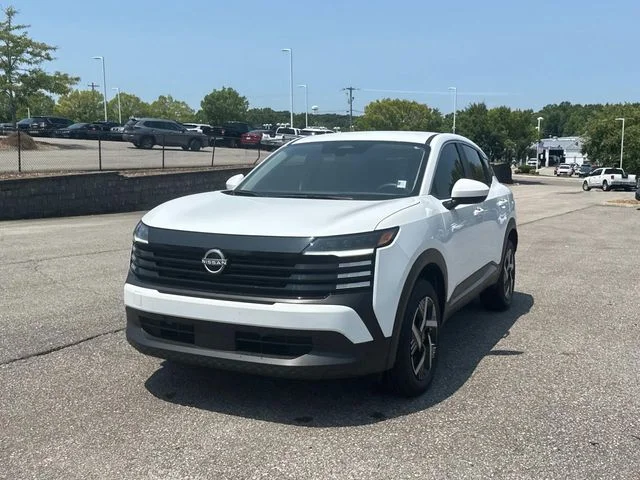 Used 2025 White Nissan SV image 9