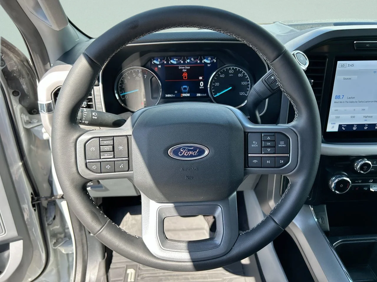 Used 2023 Avalanche Ford XLT image 36