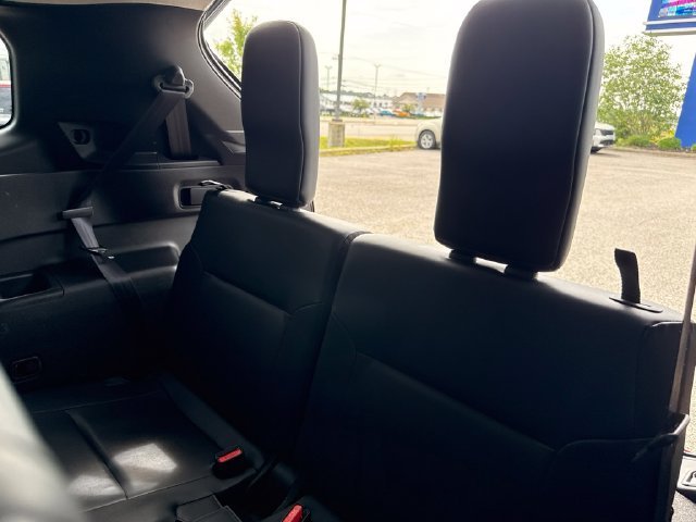 Used 2025  Mitsubishi SE image 18