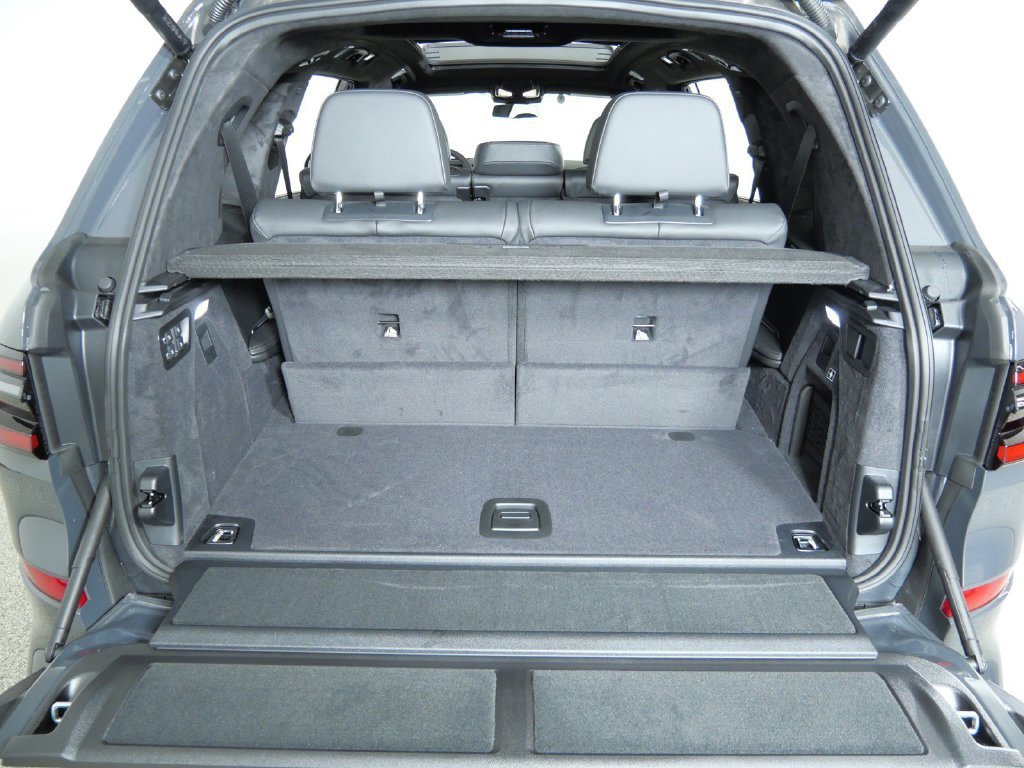 New 2027 Dravit Grey Metallic BMW xDrive40i image 28