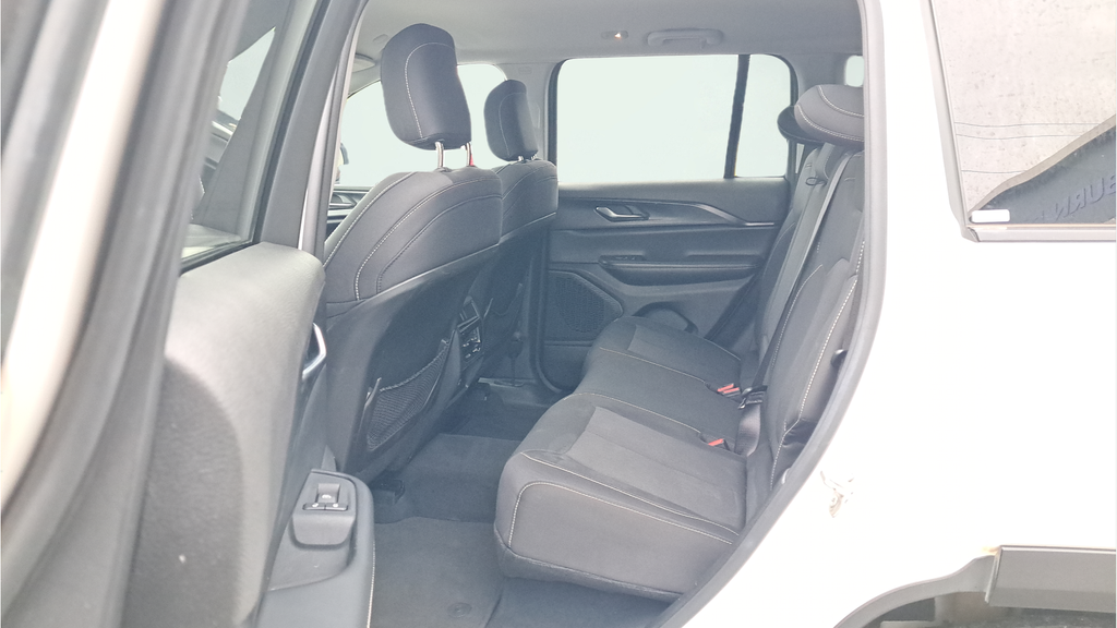 Used 2023 White Jeep Laredo image 12
