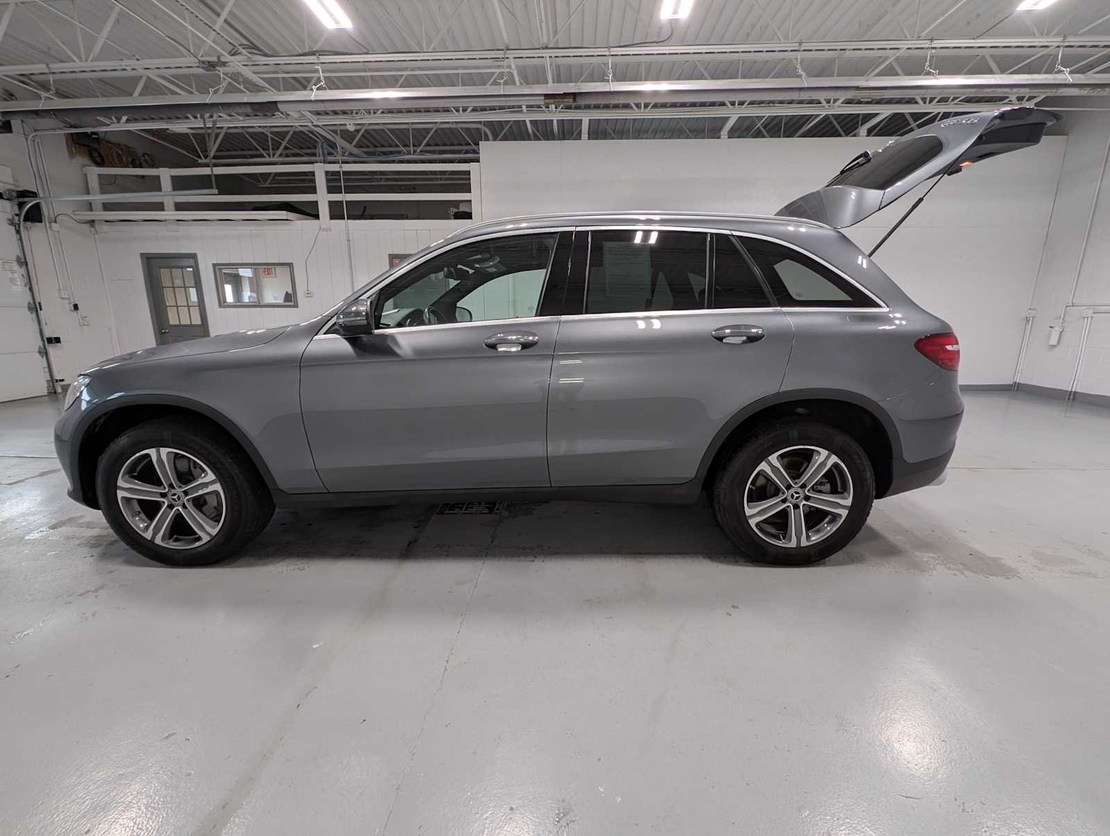 Used 2018 Selenite Grey Metallic Mercedes-Benz GLC 300 image 12