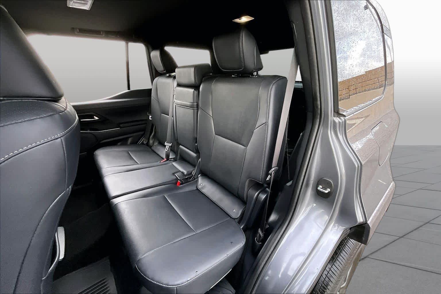 Used 2025 Nebula Gray Pearl Lexus Premium image 20