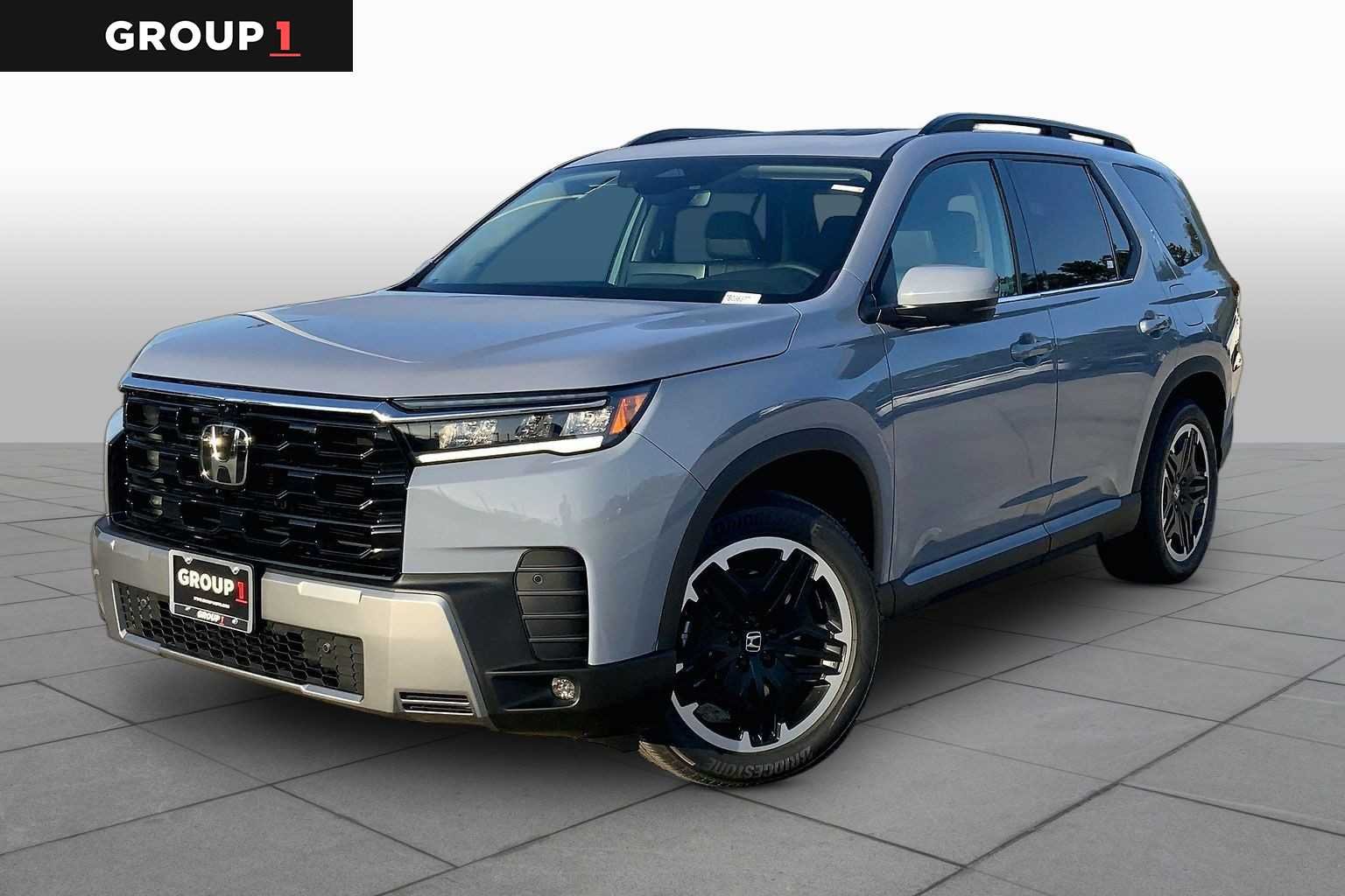 2026 Honda Pilot Touring Blackout AWD's photo