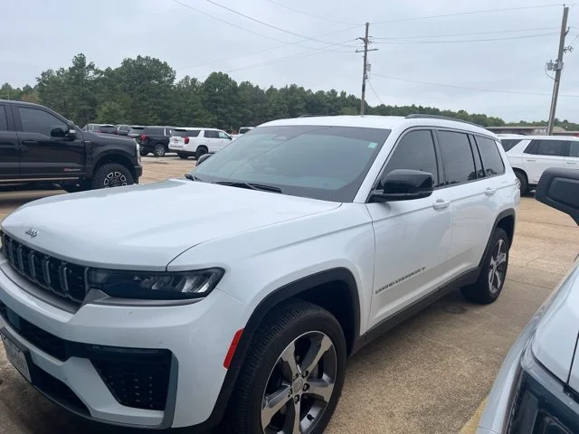 Used 2026 White Jeep Limited image 2