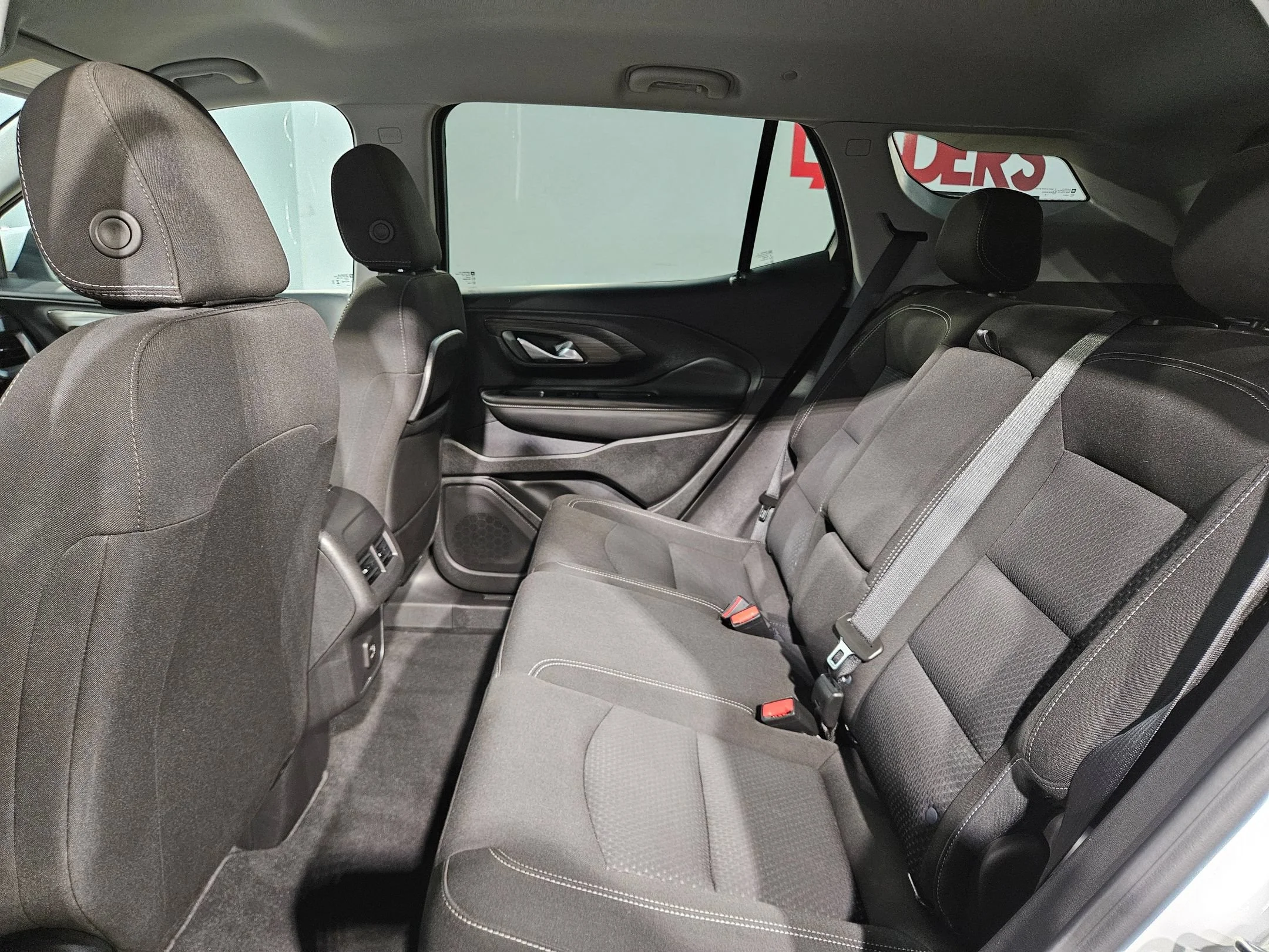 Used 2024 Summit White GMC SLE image 34