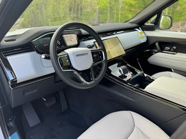 New 2026 Ostuni Pearl White LAND ROVER SE image 10