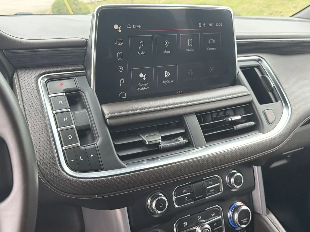 Used 2023 White GMC SLT image 28