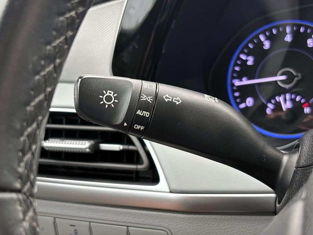 Used 2020 White Hyundai SEL image 29