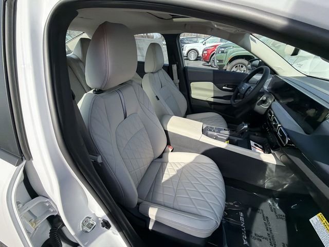 New 2026 Aspen White TriCoat Nissan SL image 24