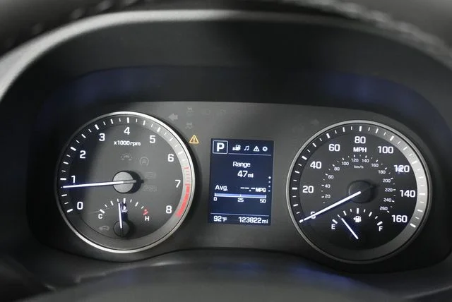 Used 2017 Silver Hyundai Sport image 32