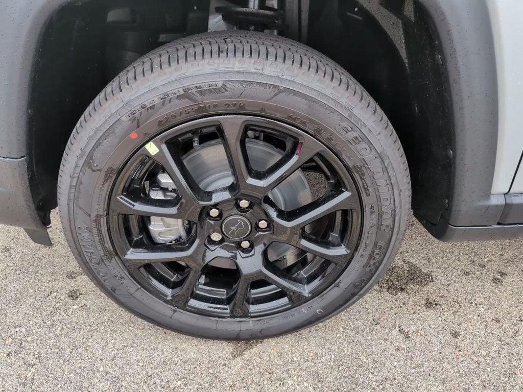 New 2026 Silver Jeep Latitude image 12