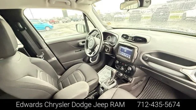 Used 2020 Gray Jeep Latitude image 36