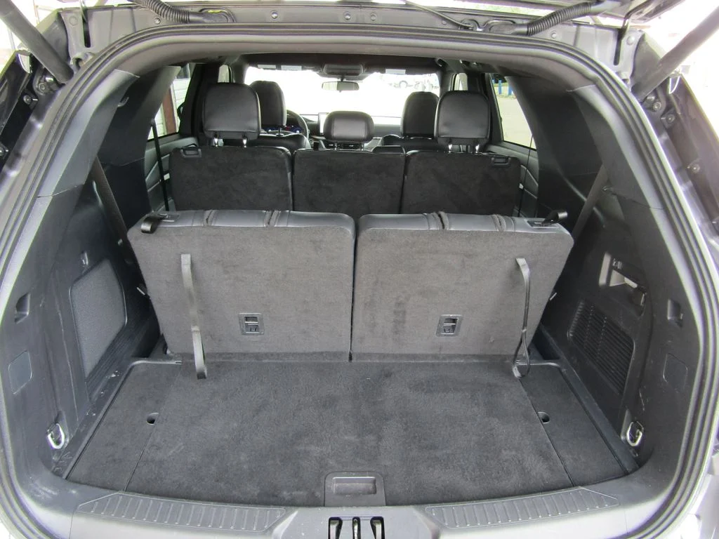 Used 2025 Gray Ford ST-Line image 34
