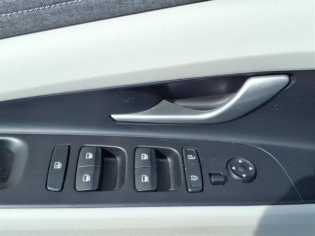 2024 Hyundai Elantra Limited - Photo 25