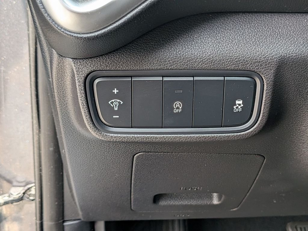 Used 2022 Gray Kia LX image 18