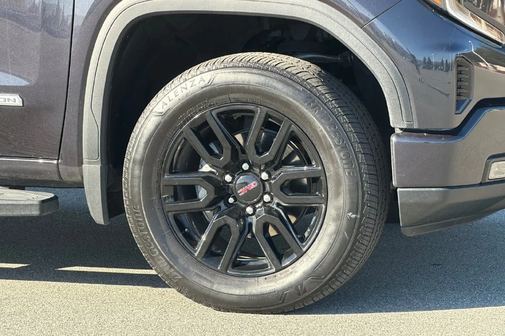 Used 2024 Titanium Rush Metallic GMC Elevation image 37
