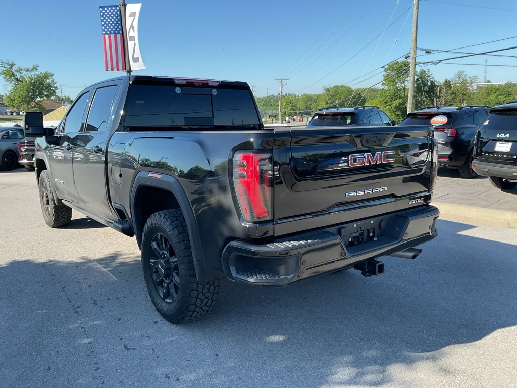 Used 2025 Onyx Black GMC AT4 image 7