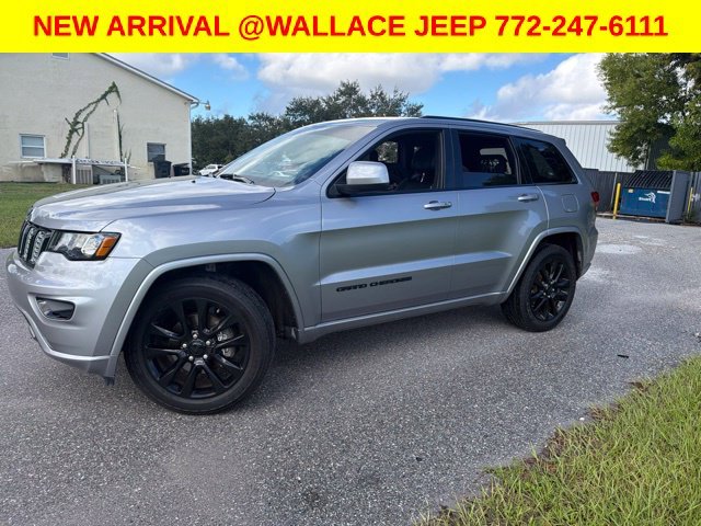 Used 2020 Silver Jeep Altitude image 1