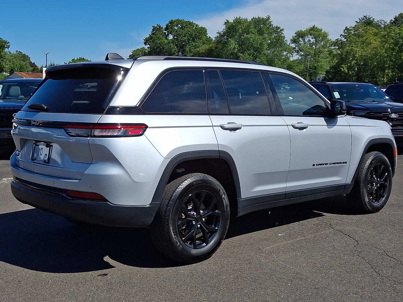 Used 2025 Silver Zynith Jeep Altitude X image 6