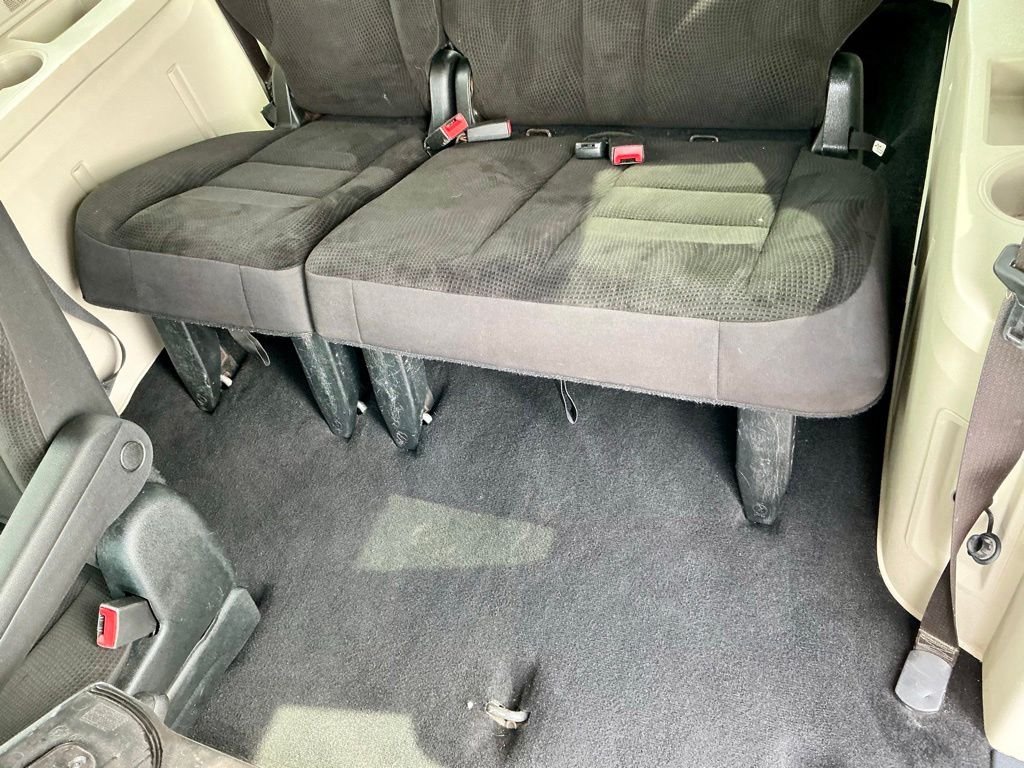 Used 2018 Black Dodge SE image 27