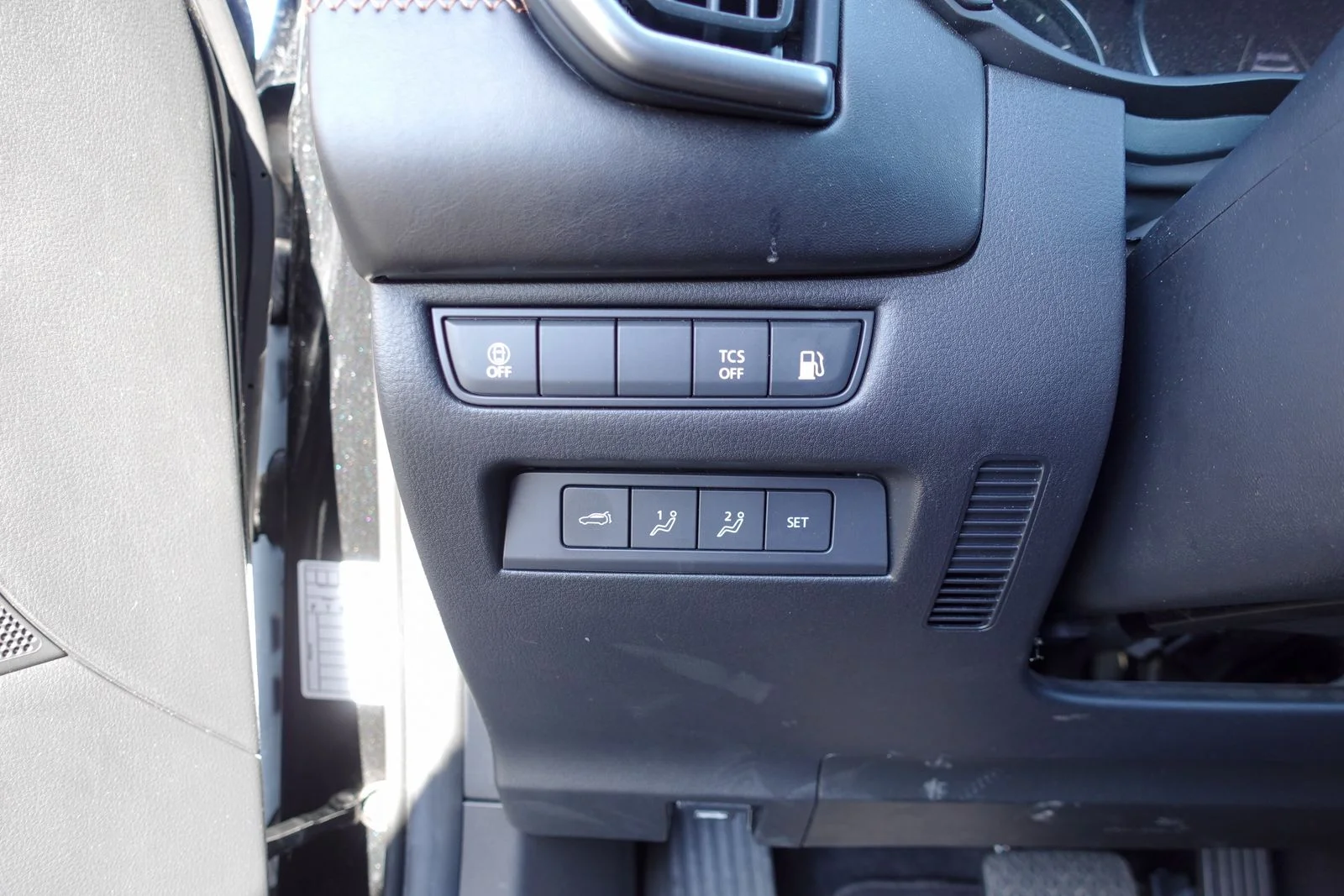 Certified Used 2025 Jet Black Mica Mazda Premium image 19
