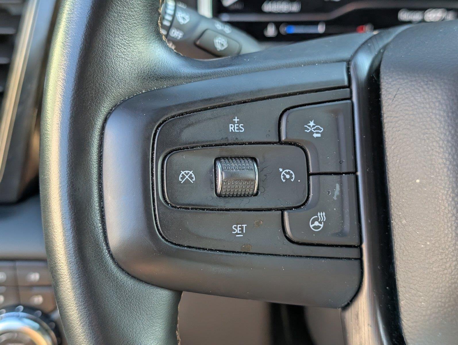 Used 2024 Summit White GMC AT4 image 28