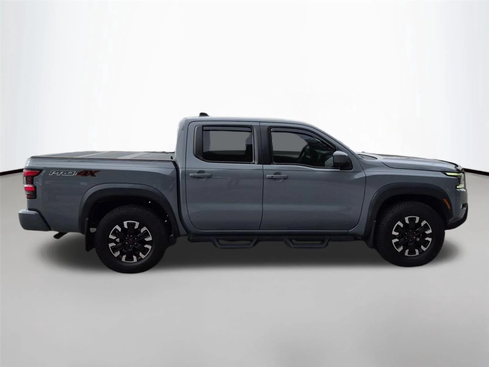 Used 2022 Boulder Grey Pearl Nissan PRO-4X image 6