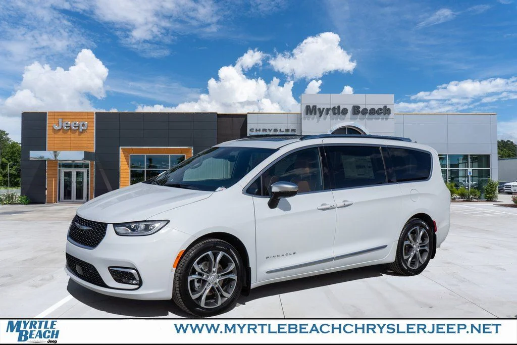 2026 Chrysler Pacifica Pinnacle's photo