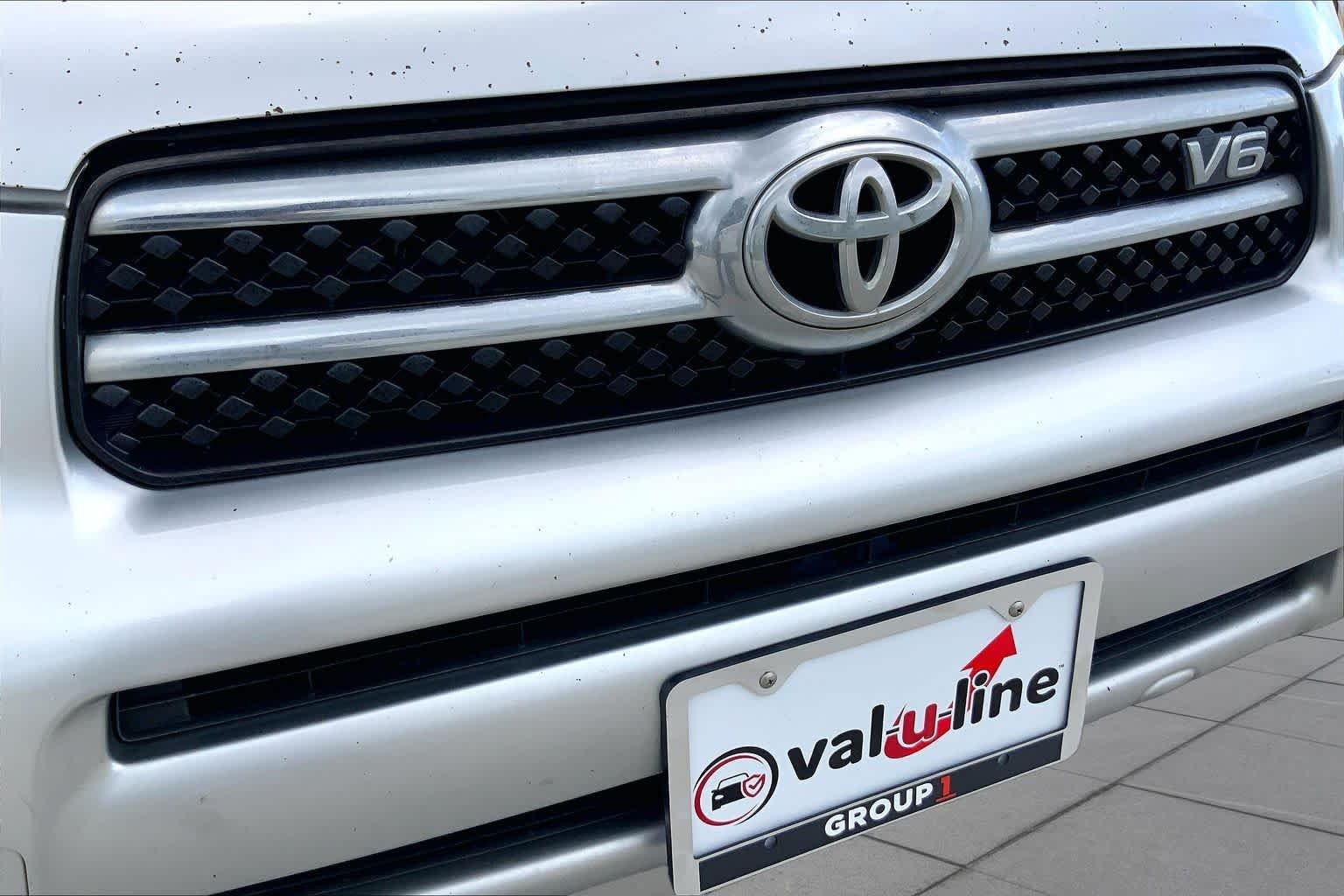 Used 2007 Classic Silver Metallic Toyota Limited image 27