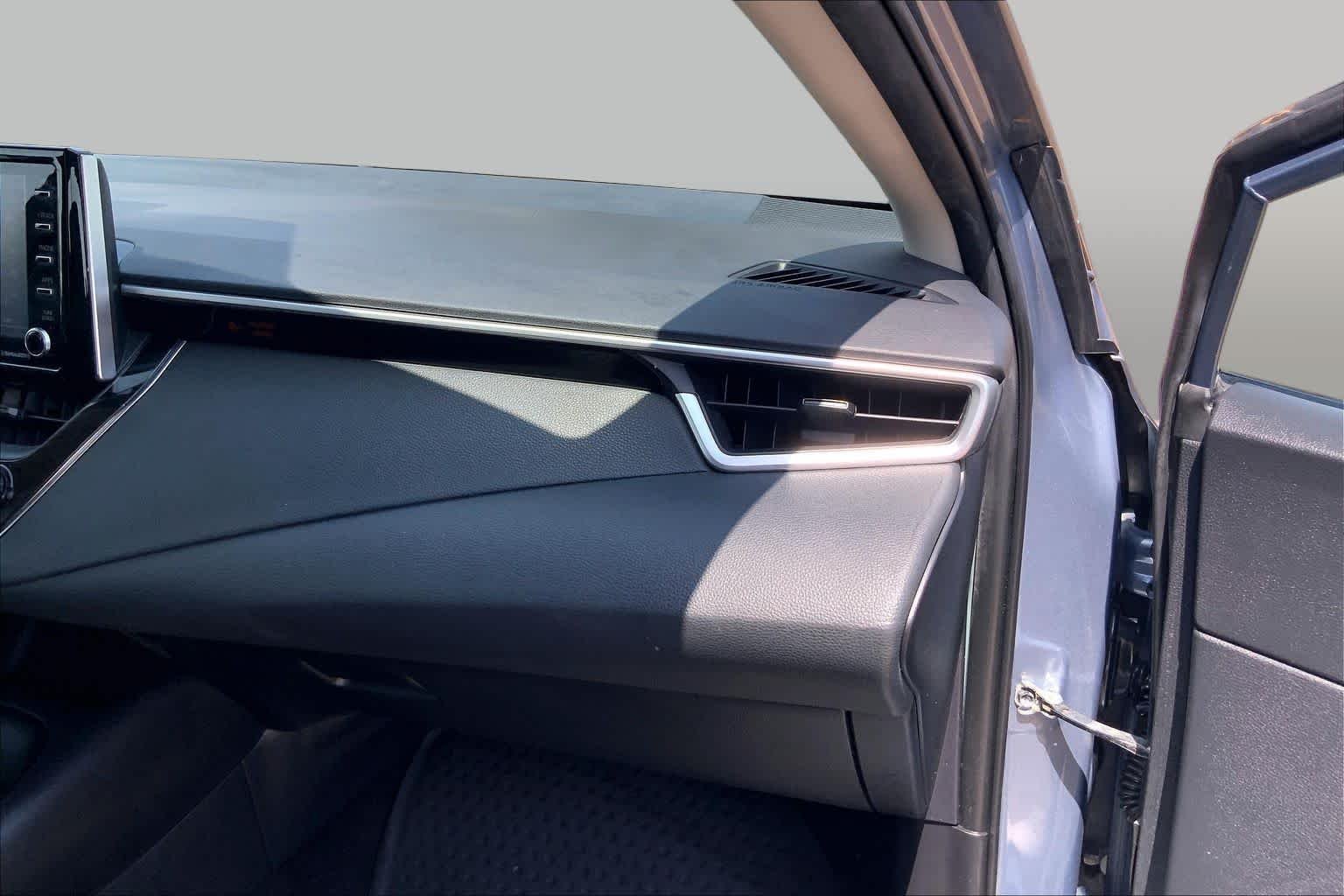Used 2021 Celestite Toyota LE image 19