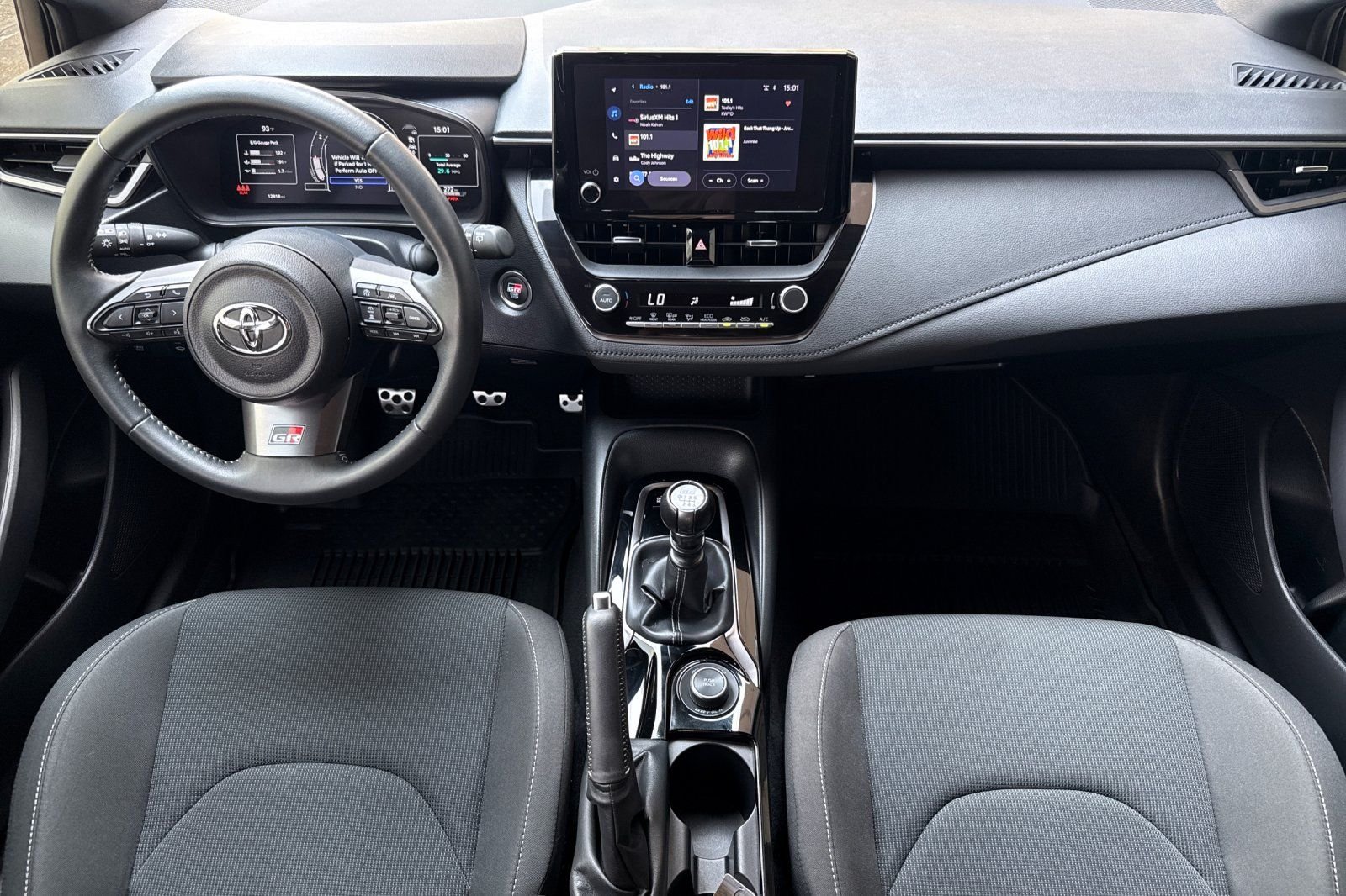 Used 2024  Toyota Premium image 12