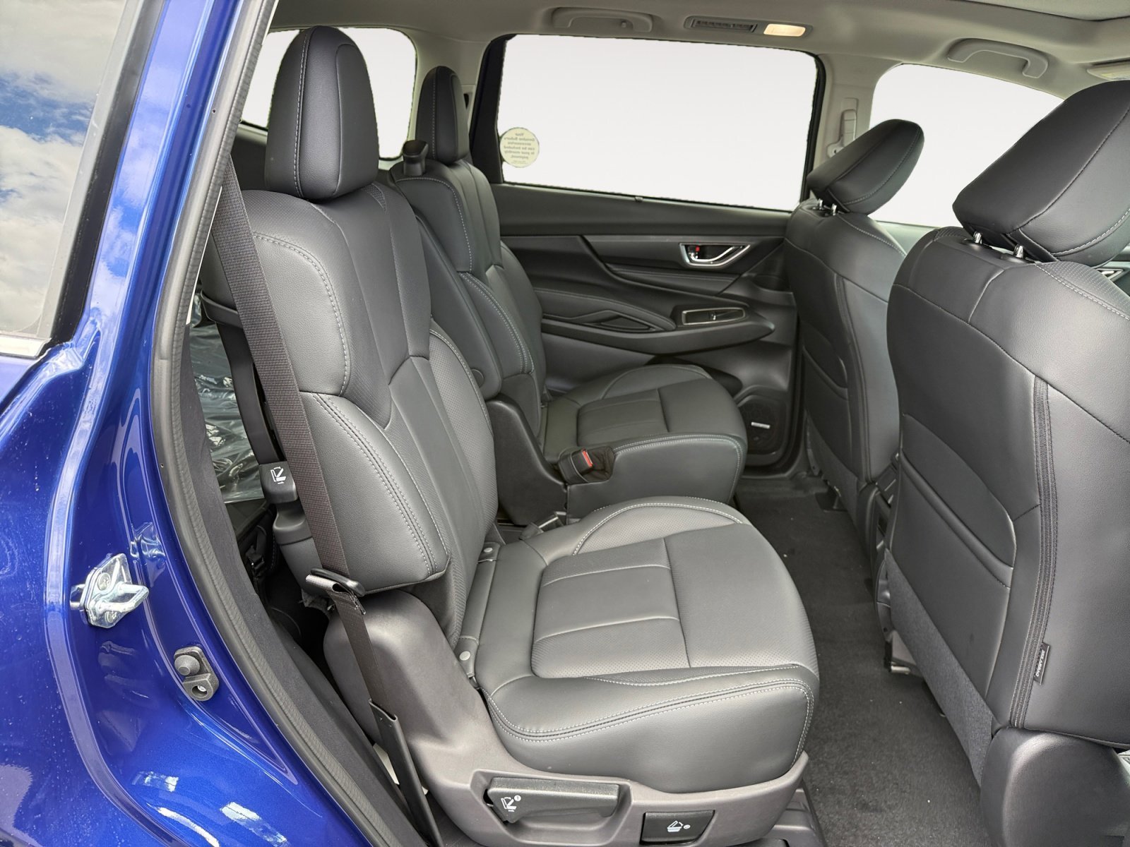New 2026 SAPPHIRE BLUE PEARL Subaru Limited 7-Passenger image 18