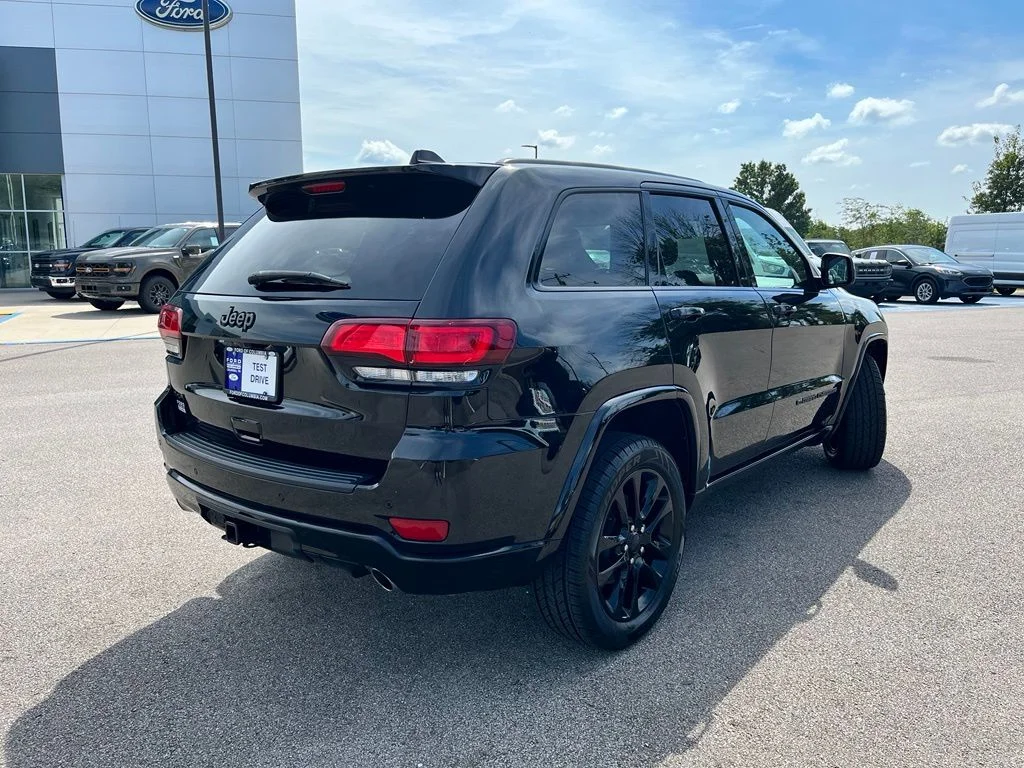 Used 2022 Black Jeep Laredo X image 5
