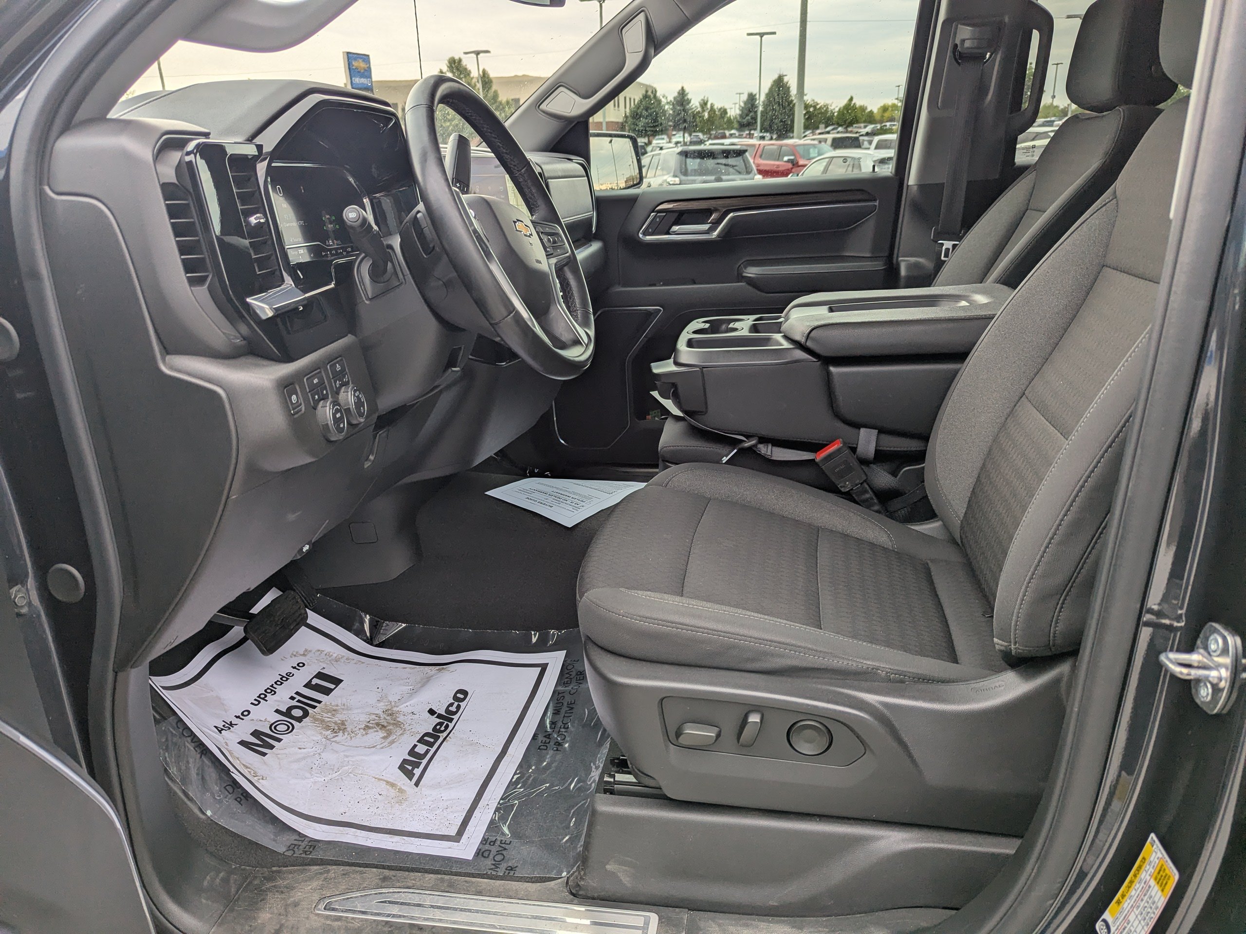2024 Chevrolet Silverado 1500 LT - Photo 12