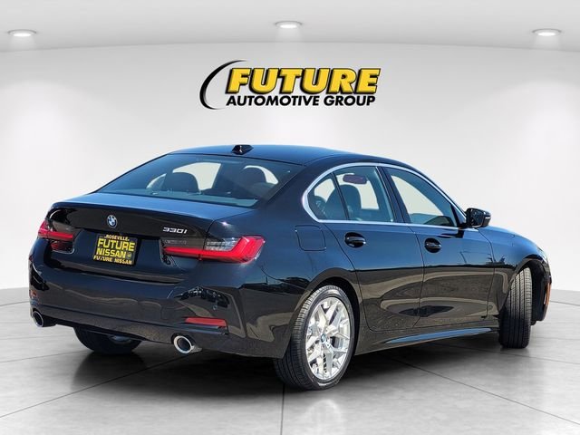 Used 2025 Black BMW 330i image 4