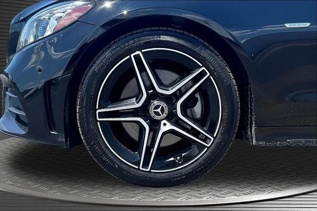 Used 2021  Mercedes-Benz C 300 image 34