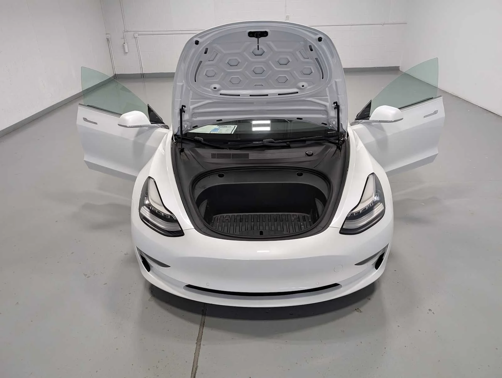 Used 2020 Pearl White Multi-Coat Tesla Standard Range Plus image 13