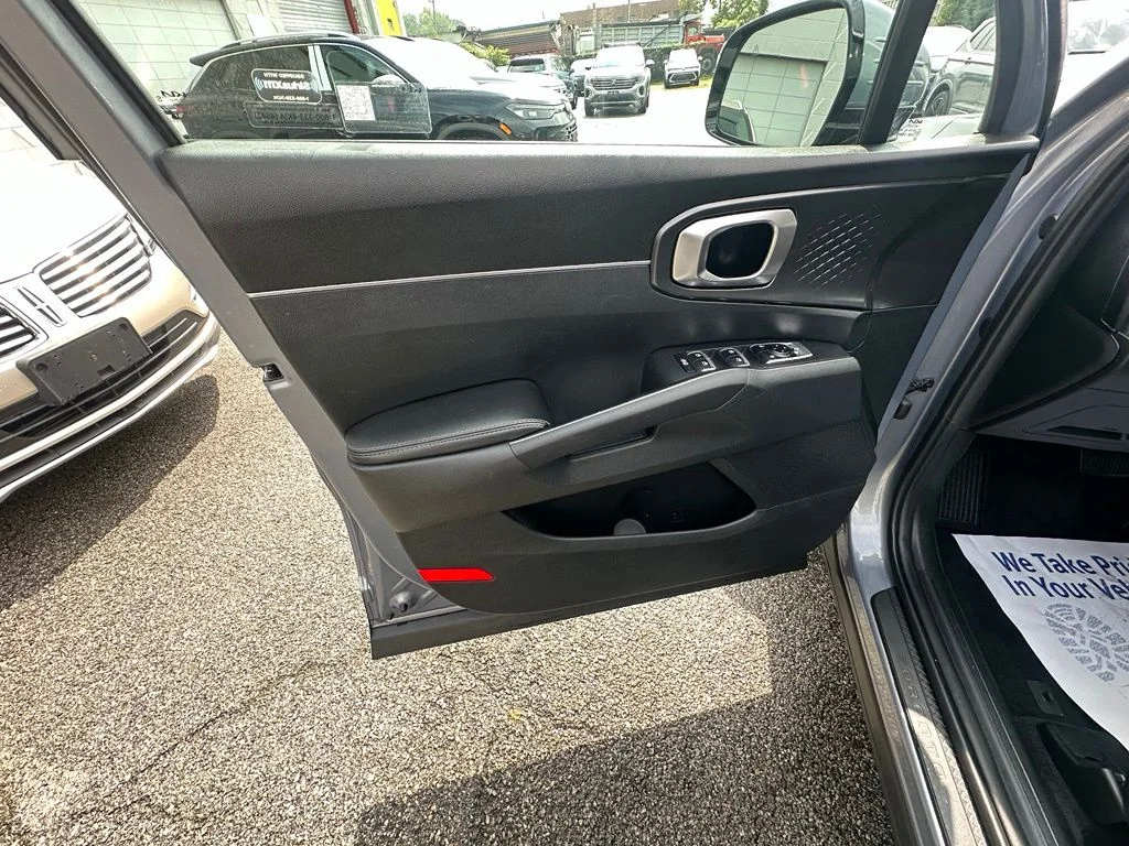 Used 2024 Silver Kia S image 10