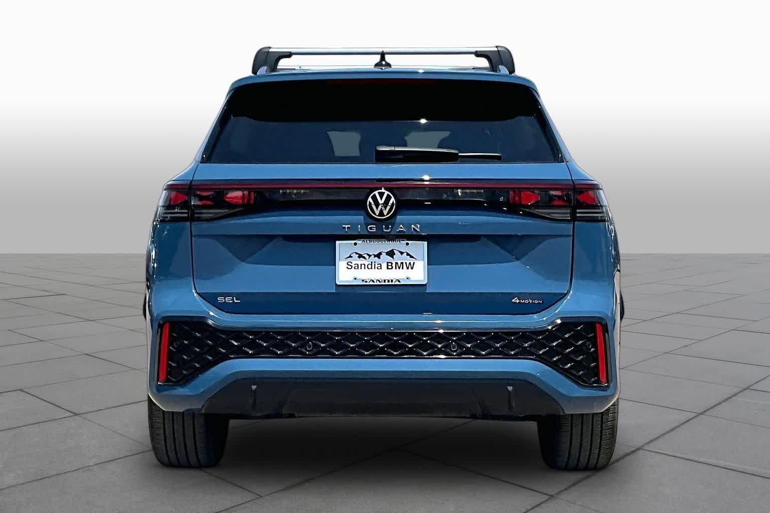 Used 2025 Monterey Blue Pearl Volkswagen SEL R-Line image 4