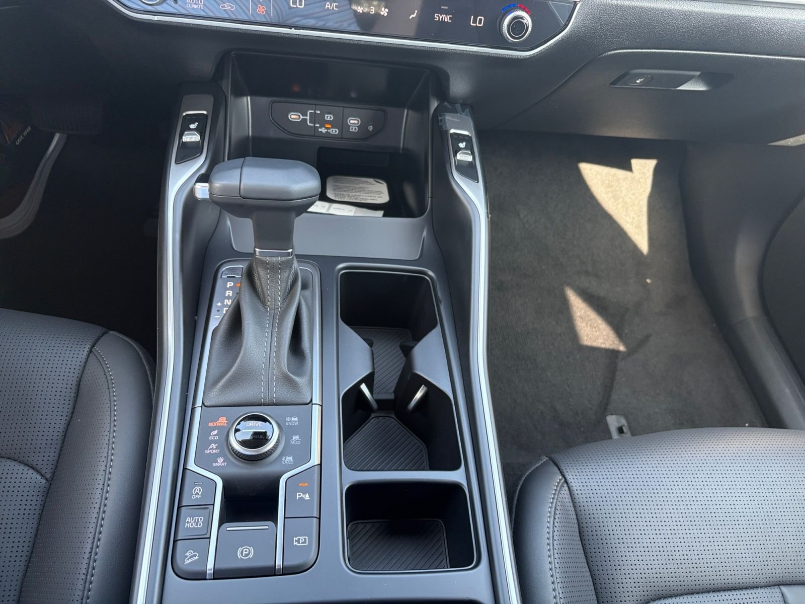 New 2026 Ivory Silver Kia S image 27